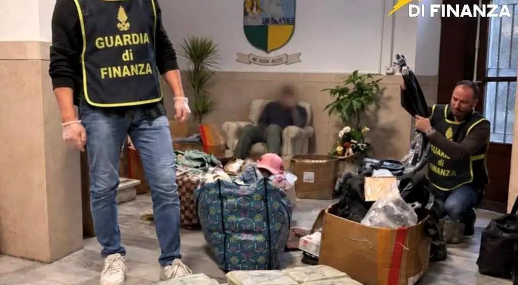 Versilia, lotta alla contraffazione: tra i cinque denunciati anche un balneare – Affari da 200mila euro