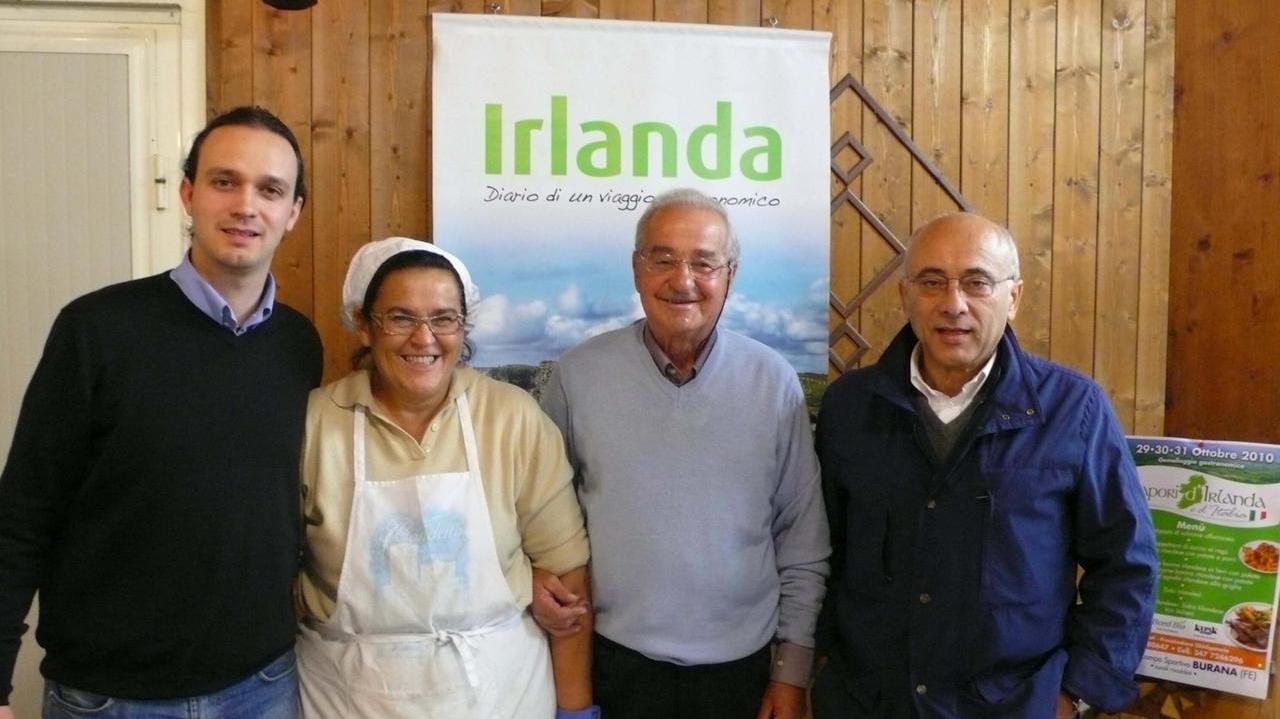 Alfio Gavioli al centro in una foto del 2010