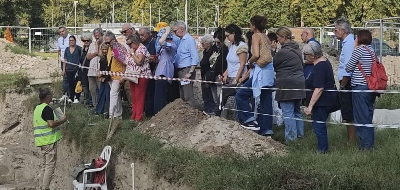 Delizia di Belfiore a Ferrara, boom di visite: in 150 agli scavi