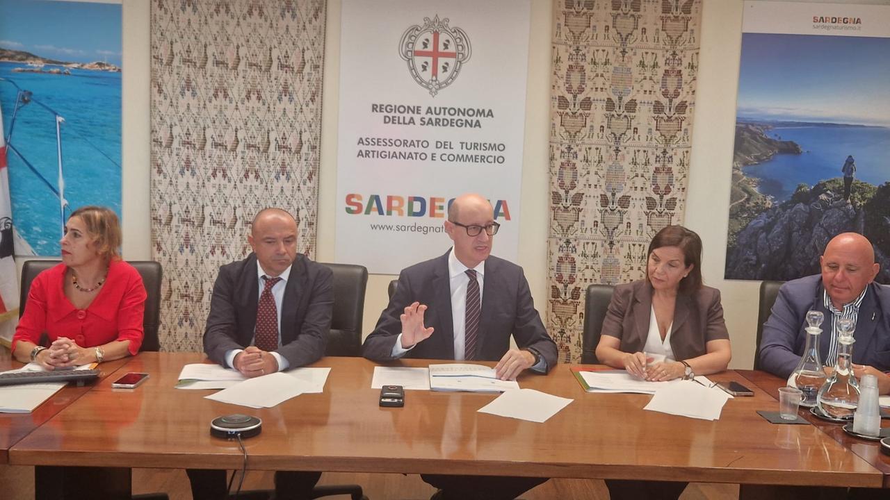 Quanto hanno speso i turisti in Sardegna: la crescita rispetto a un anno fa – Tutti i numeri