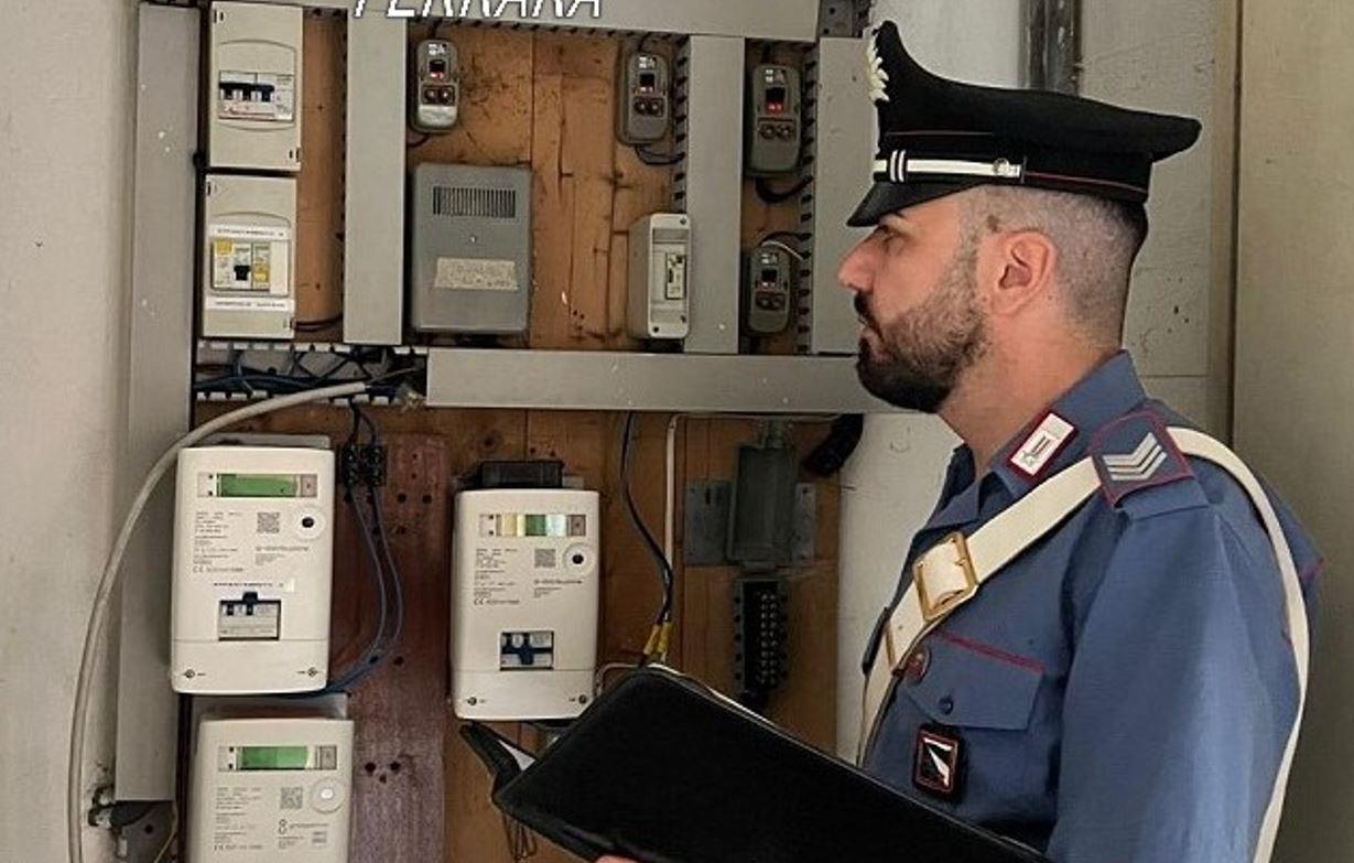 Copparo, allaccio abusivo alla rete condominiale: denunciato 53enne
