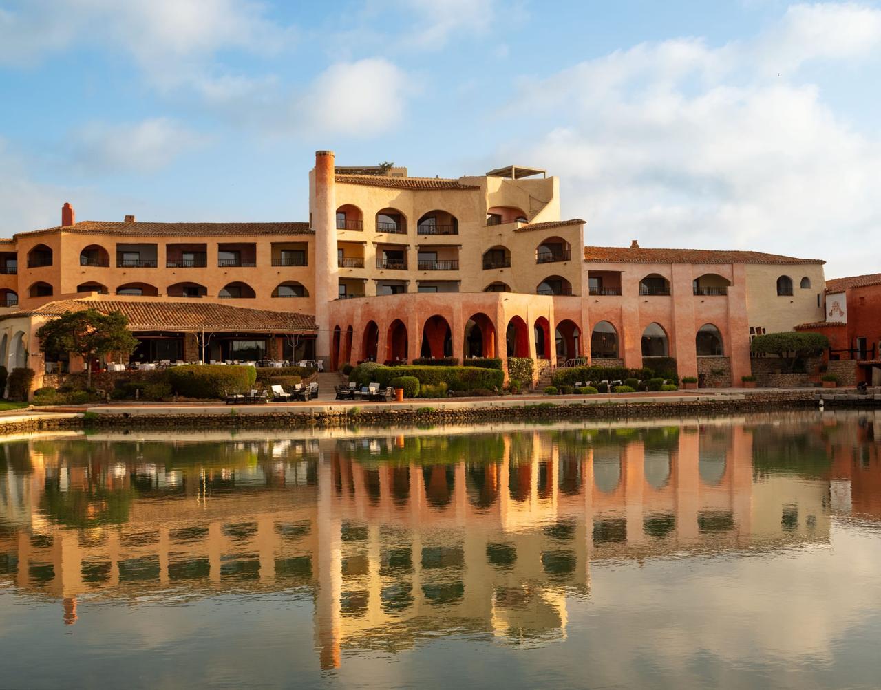Costa Smeralda, due giorni di selezioni per lavorare negli hotel di lusso: tutte le figure ricercate