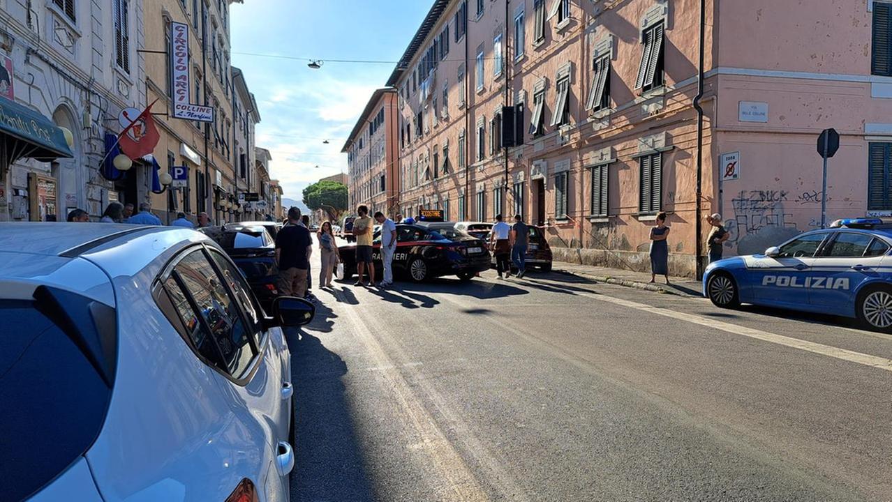 Le forze dell'ordine in via di Salviano