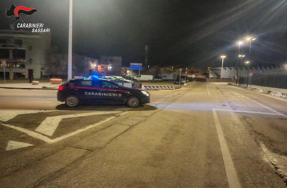 Follia a Porto Torres, aggredisce 4 minorenni e li rapina: voleva punirli