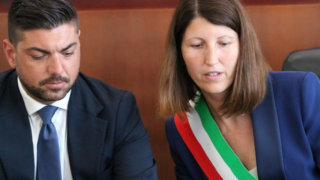 Posti di blocco segnalati su Telegram, il centrodestra scarica Salemi: «Comportamenti inaccettabili»
