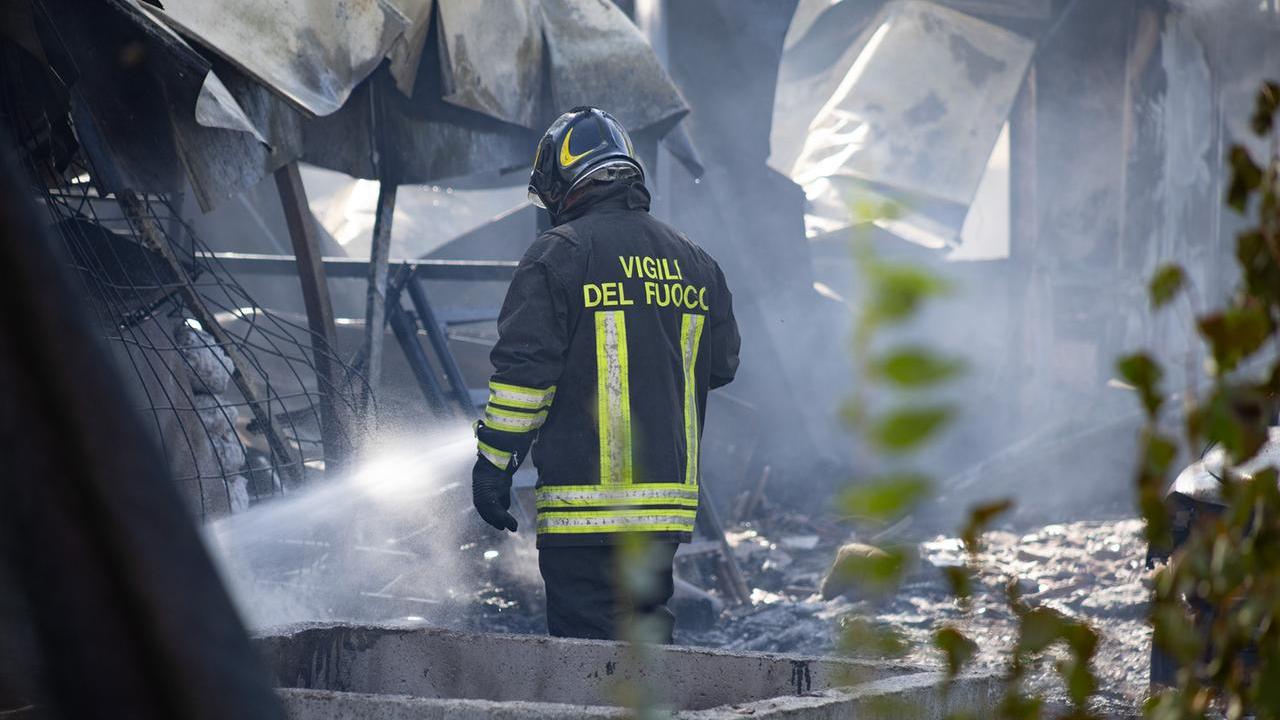 L'intervento dei vigili del fuoco a Castelnuovo