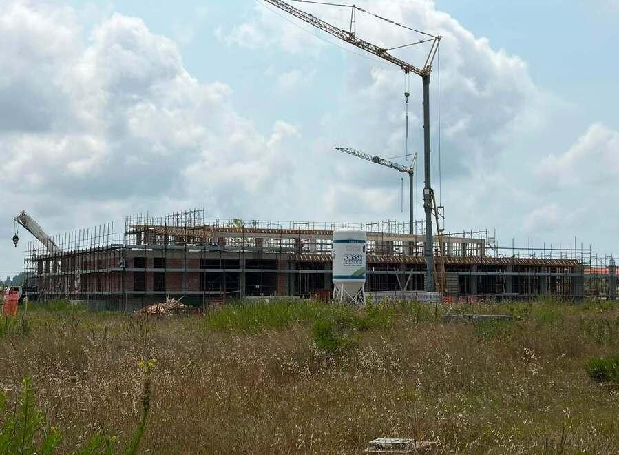 
	Il cantiere della piscina comunale di Viareggio

