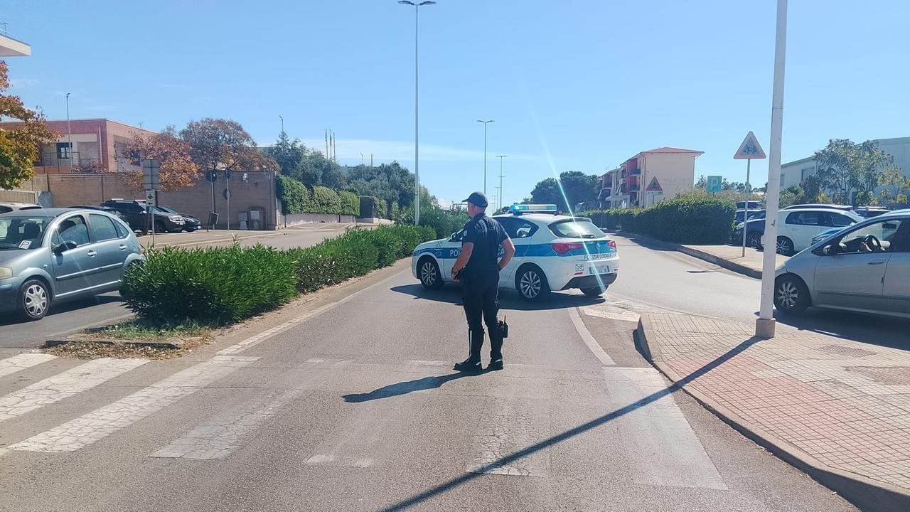 Sassari, investe due bambine sulle strisce e fugge: è caccia al pirata della strada