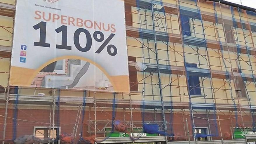 Truffa sul superbonus 110%, cantieri fantasma e crediti falsi: sequestrati 153 milioni al patron di una squadra di calcio