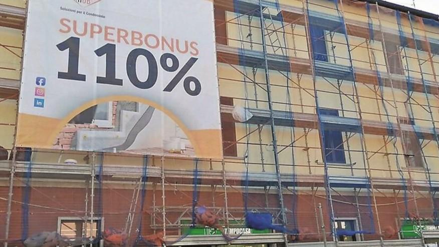 Truffa sul superbonus 110%, cantieri fantasma e crediti falsi: sequestrati 153 milioni al patron di una squadra di calcio