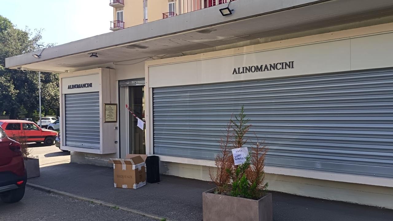 Empoli, furto alla storica gioielleria Alino Mancini: bottino e danni per migliaia di euro