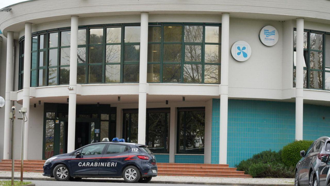 I carabinieri nella sede di Aquarno all’inizio dell’inchiesta sul keu