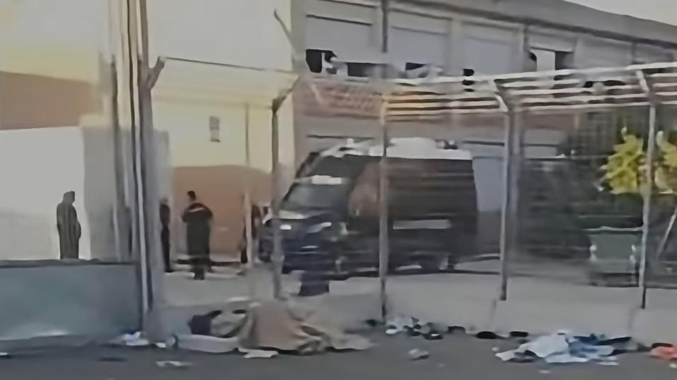 Scontri e lanci di bottiglie davanti al Centro di prima accoglienza di Monastir: ci sono feriti – Che cosa sappiamo