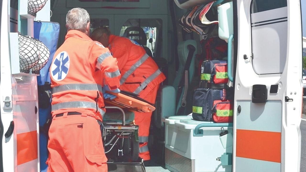 
	Il trasporto sanitario (foto archivio)&nbsp;

