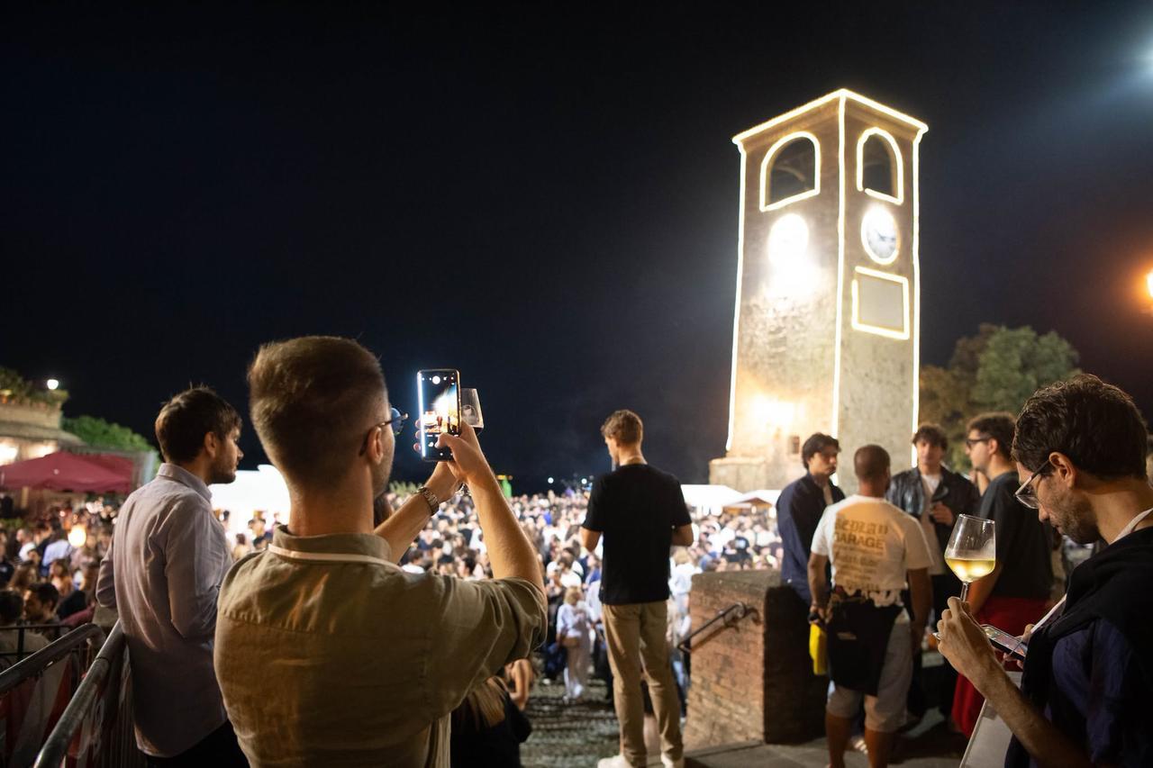 
	La Sagra dell'Uva e del Lambrusco Grasparossa di Castelvetro (foto Venturelli)

