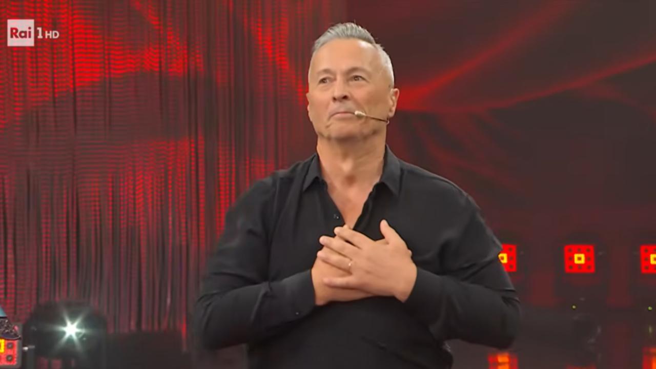 Paolo Belli non sarà in tv a “Ballando con le stelle”, la Rai: «Scelta condivisa dopo il drammatico incidente»