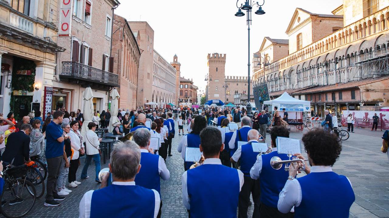 Via al Ferrara Sport Festival, società in piazza e tanti campioni all’inaugurazione