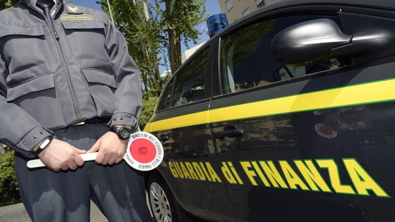 Le fiamme gialle in azione in una foto d'archivio