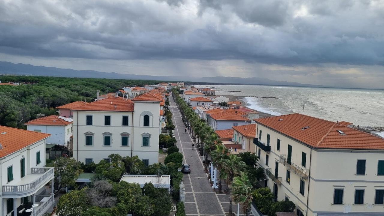 Una veduta dall'alto di Marina di Cecina 