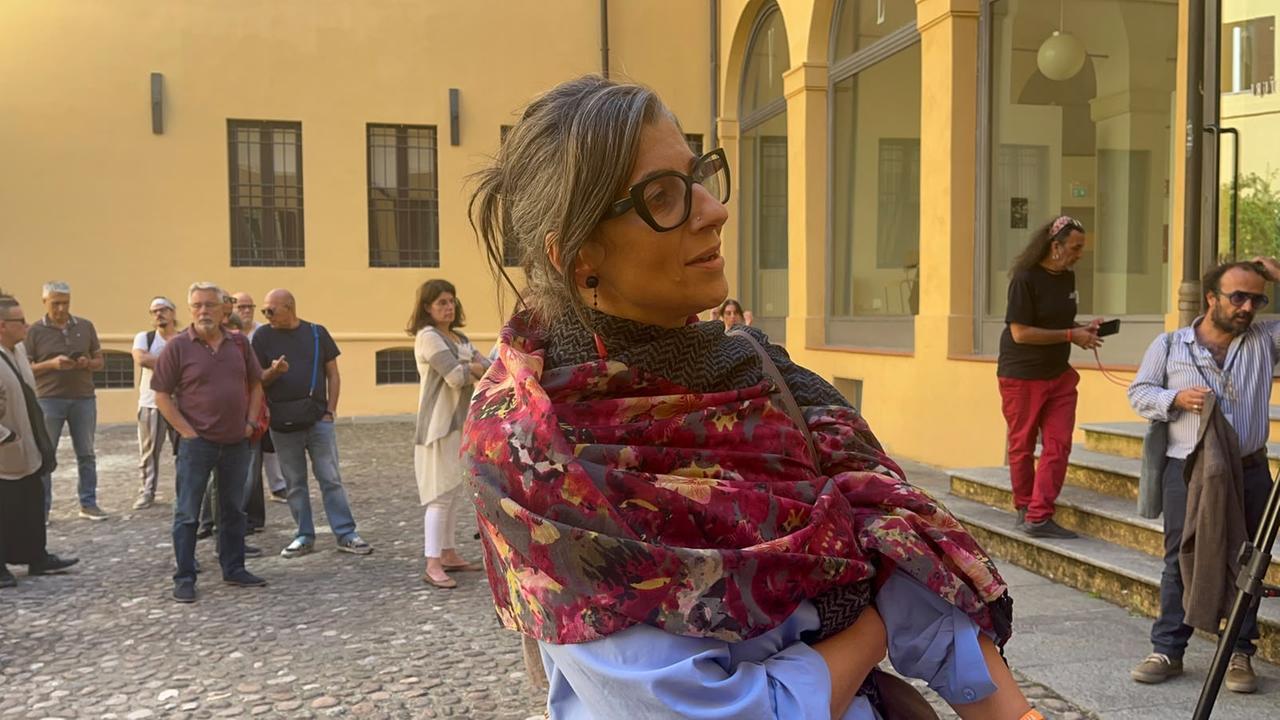Il ritorno a Modena di Francesca Albanese: «Qui vengo sempre accolta con gioia. Mezzetti assente? Non mi interessa»