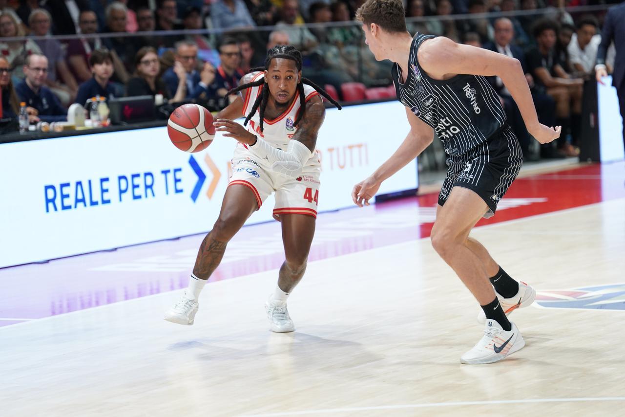 Una Hotels Reggio Emilia-Dolomiti Energia Trentino (78-83 al 40’) FINE PARTITA, segui la nostra radiocronaca: biancorossi ko all’esordio