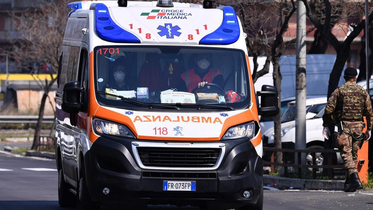 Bimbo di 5 anni investito da un’auto, alla guida l’ex compagna del padre: arrestata