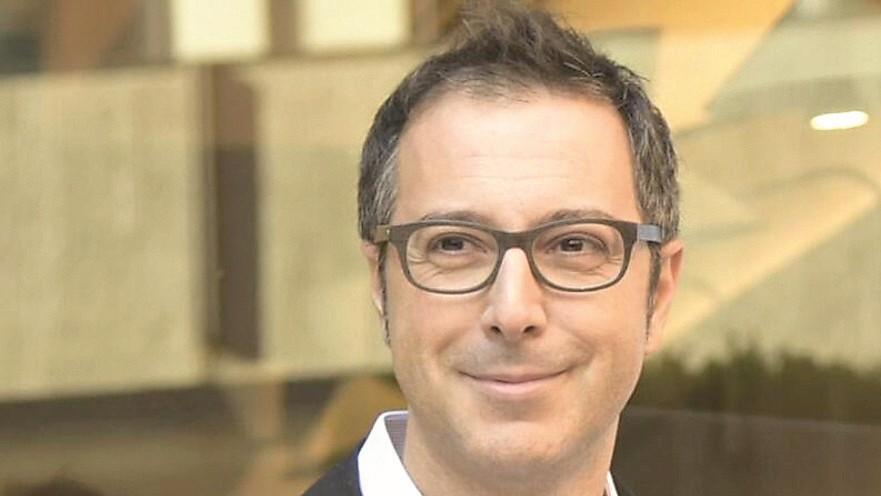 Luca Bianchini: «Ho iniziato scrivere per sfida La tv? Dà visibilità ai miei libri»
