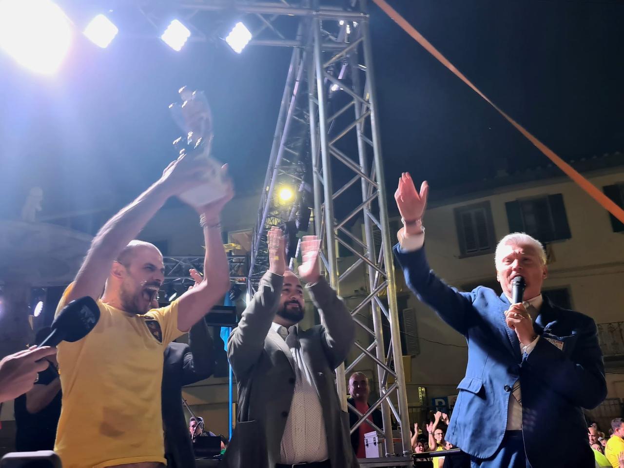 
	La premiazione del rione Giallo al San Michele di Carmignano

