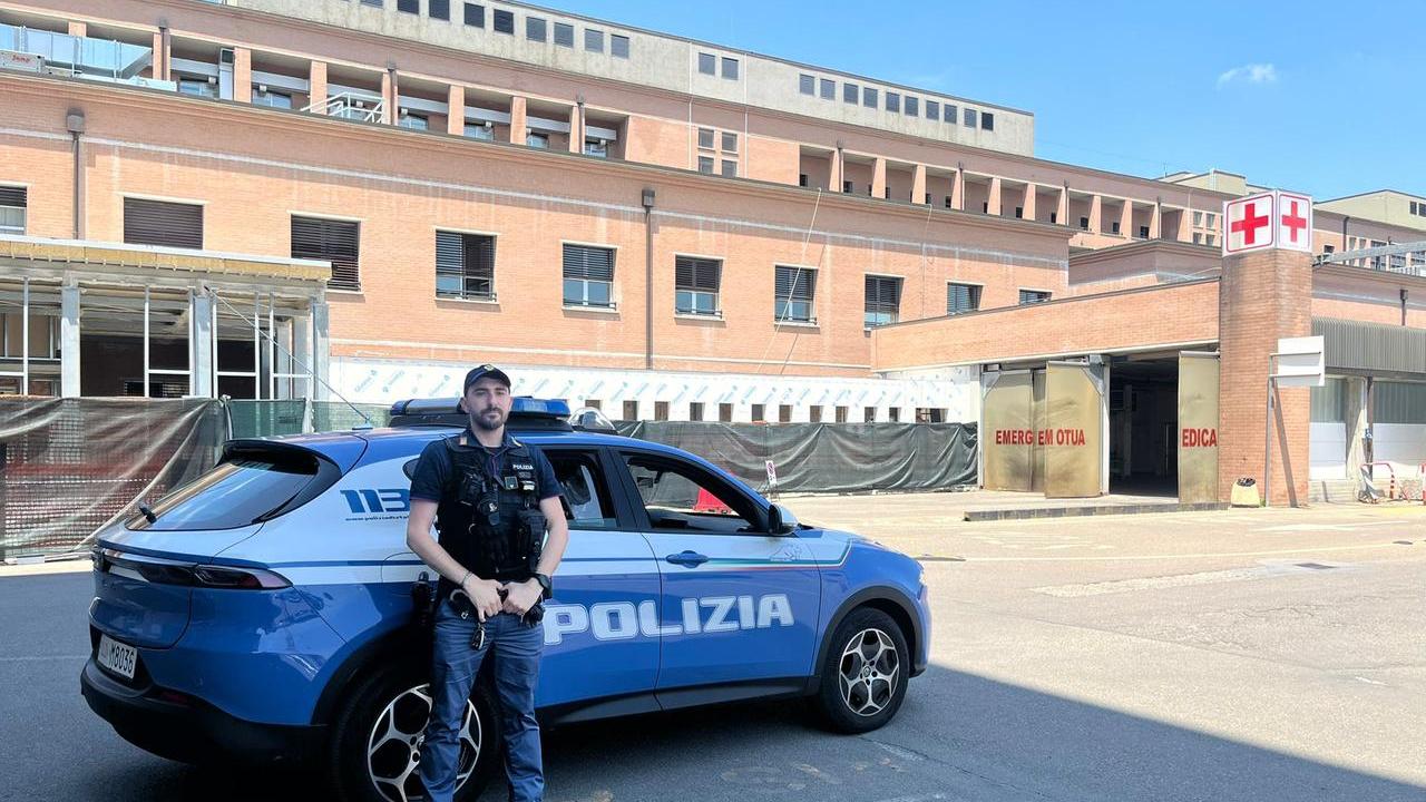 Reggio Emilia, aggressione al distributore: la donna ferita col cacciavite dovrà essere operata