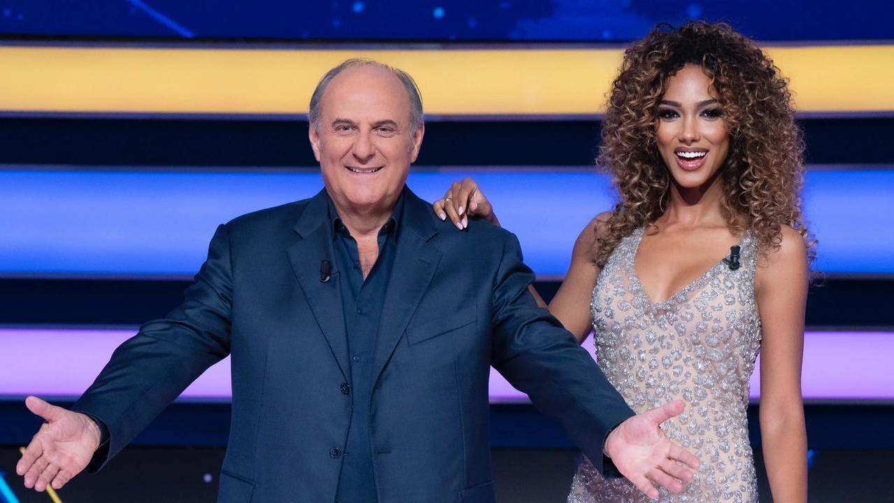 Errore alla Ruota della Fortuna, due concorrenti richiamati in studio: «Vi chiediamo scusa»