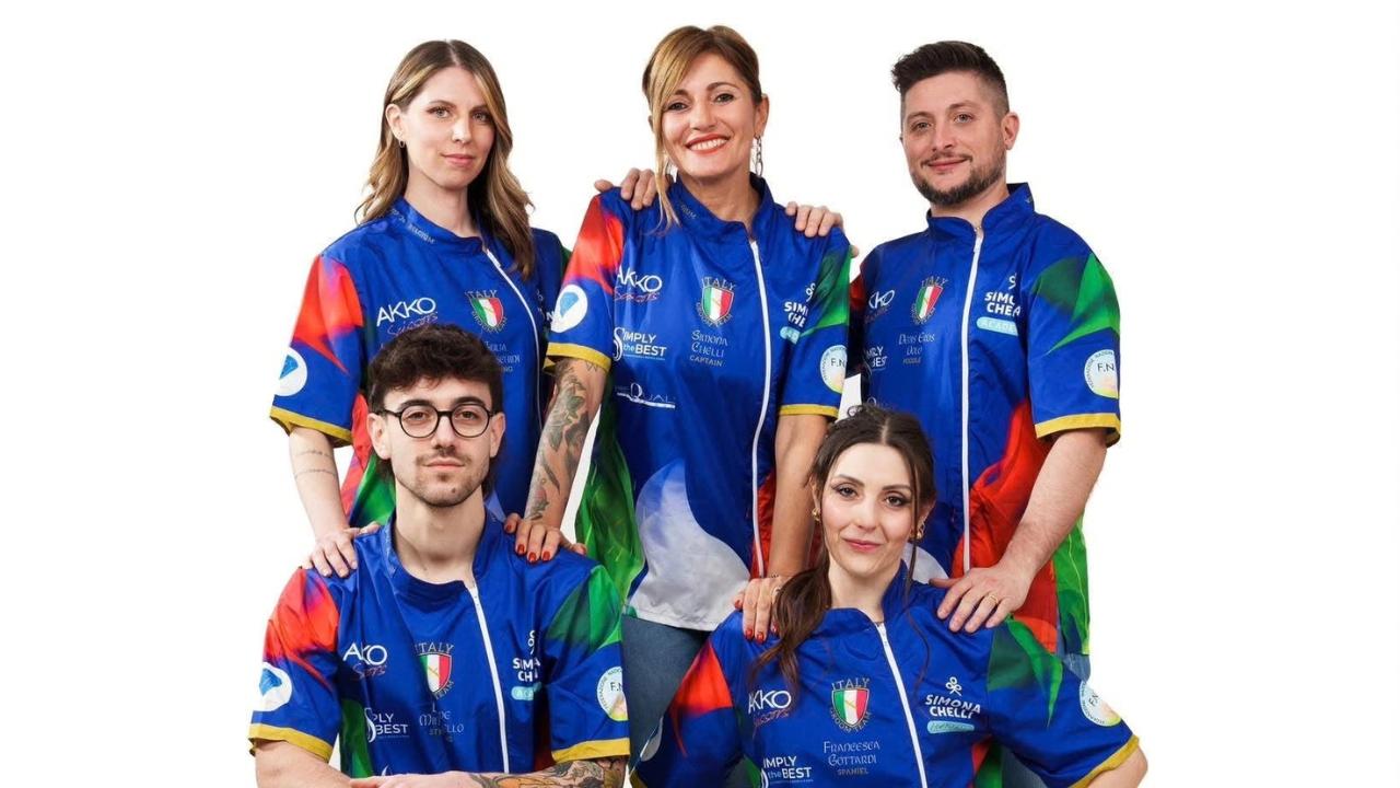 Simona Chelli al centro della squadra azzurra 