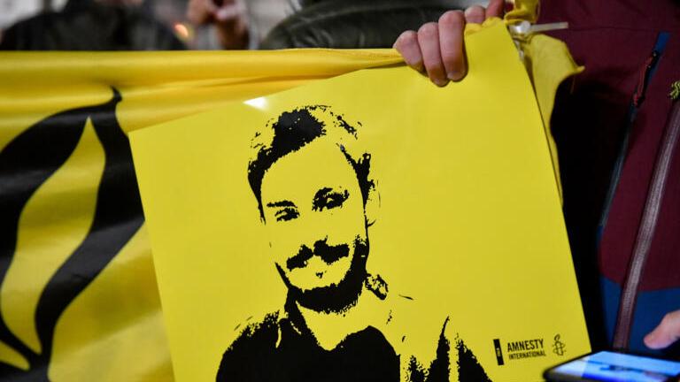 Regeni, tre 007 egiziani condannati a 10 anni e uno assolto: caduta l’accusa di omicidio