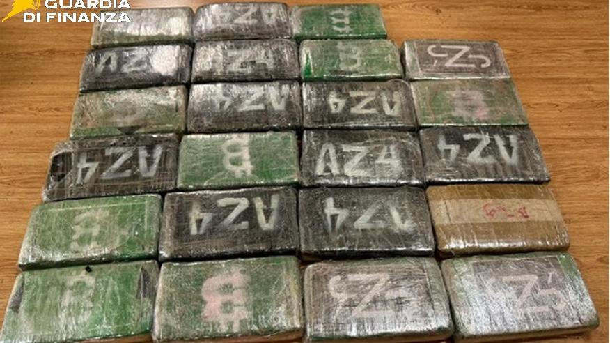 Firenze, sgominata la rete dei narcos col giro da 35 milioni di euro: la città era un crocevia della cocaina