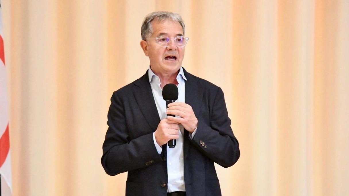 Olbia, dà del «criminale» al sindaco Nizzi e invita tutti ad «armarsi» contro di lui: denunciato