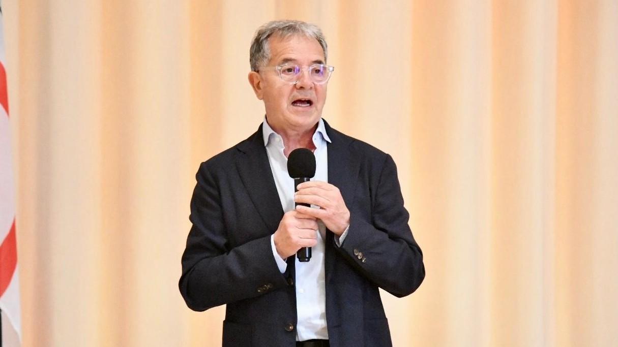 Olbia, dà del «criminale» al sindaco Nizzi e invita tutti ad «armarsi» contro di lui: denunciato