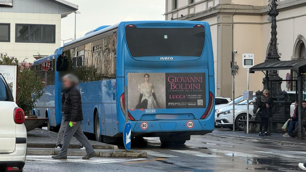 Pistoia, nuova aggressione sugli autobus: calci e pugni verso l’autista