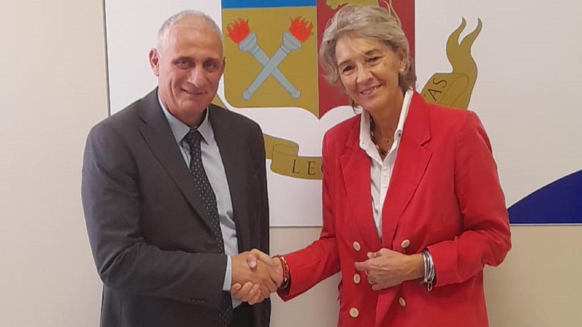 Giusy Stellino con il vicario Michele Morra