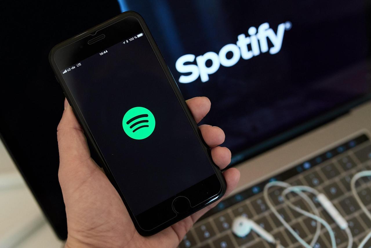 Spotify down, problemi per migliaia di utenti: difficoltà con app e riproduzione dei contenuti