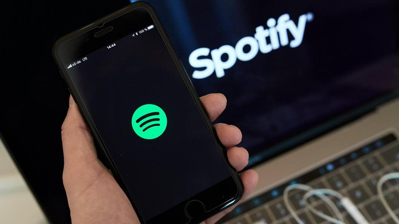 Spotify down, problemi per migliaia di utenti: difficoltà con app e riproduzione dei contenuti