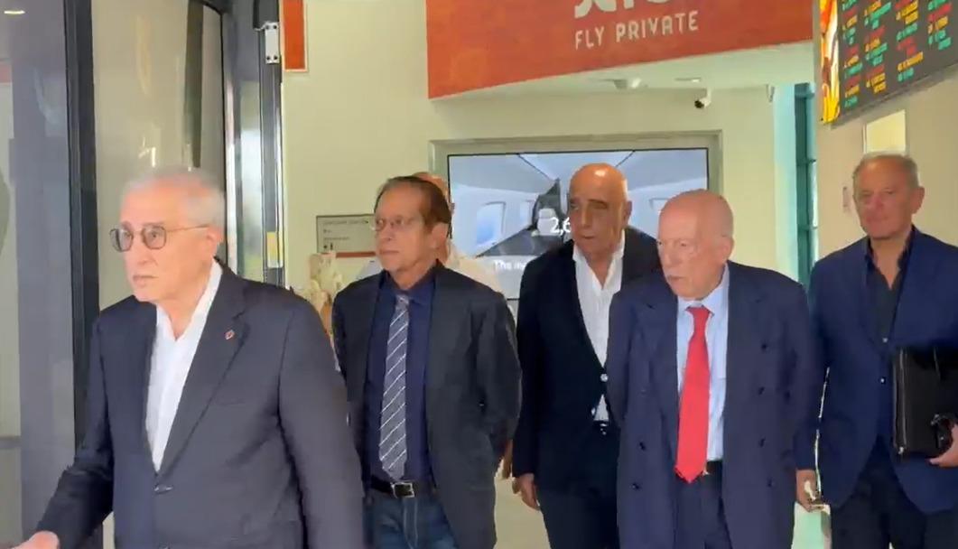 Silvio e la Certosa, la festa d’addio: in Sardegna i figli, gli amici e Marta