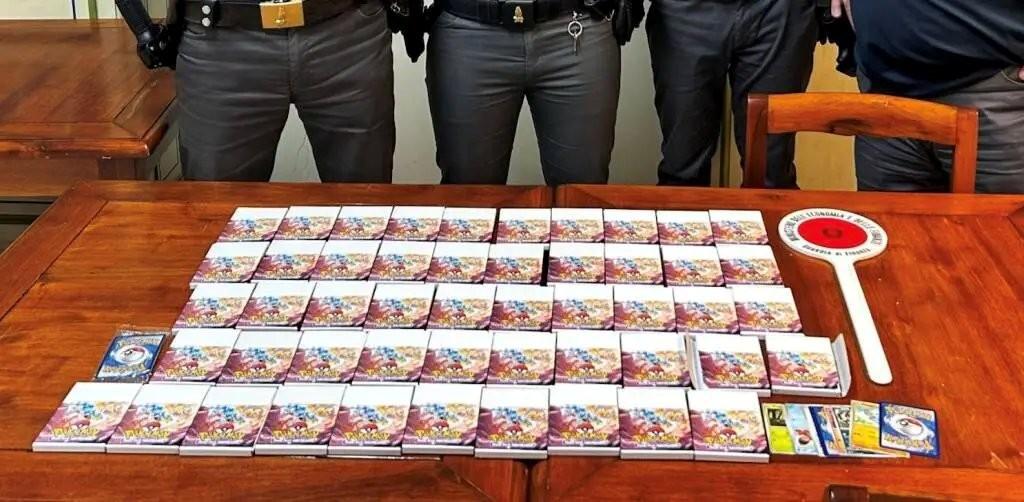 Lucca, carte Pokémon senza requisiti: sequestrati 300 pezzi