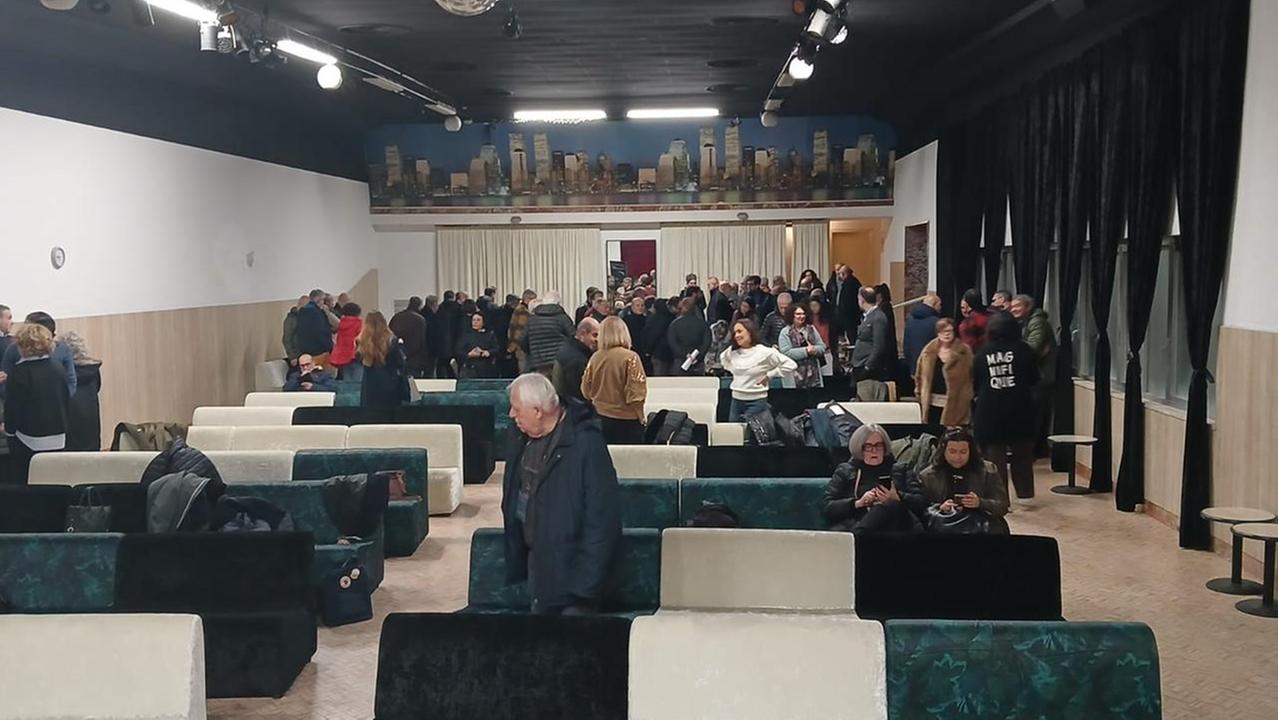 L'assemblea di febbraio al circolo Arci di Grignano, quando Marco Biagioni si dimise da segretario