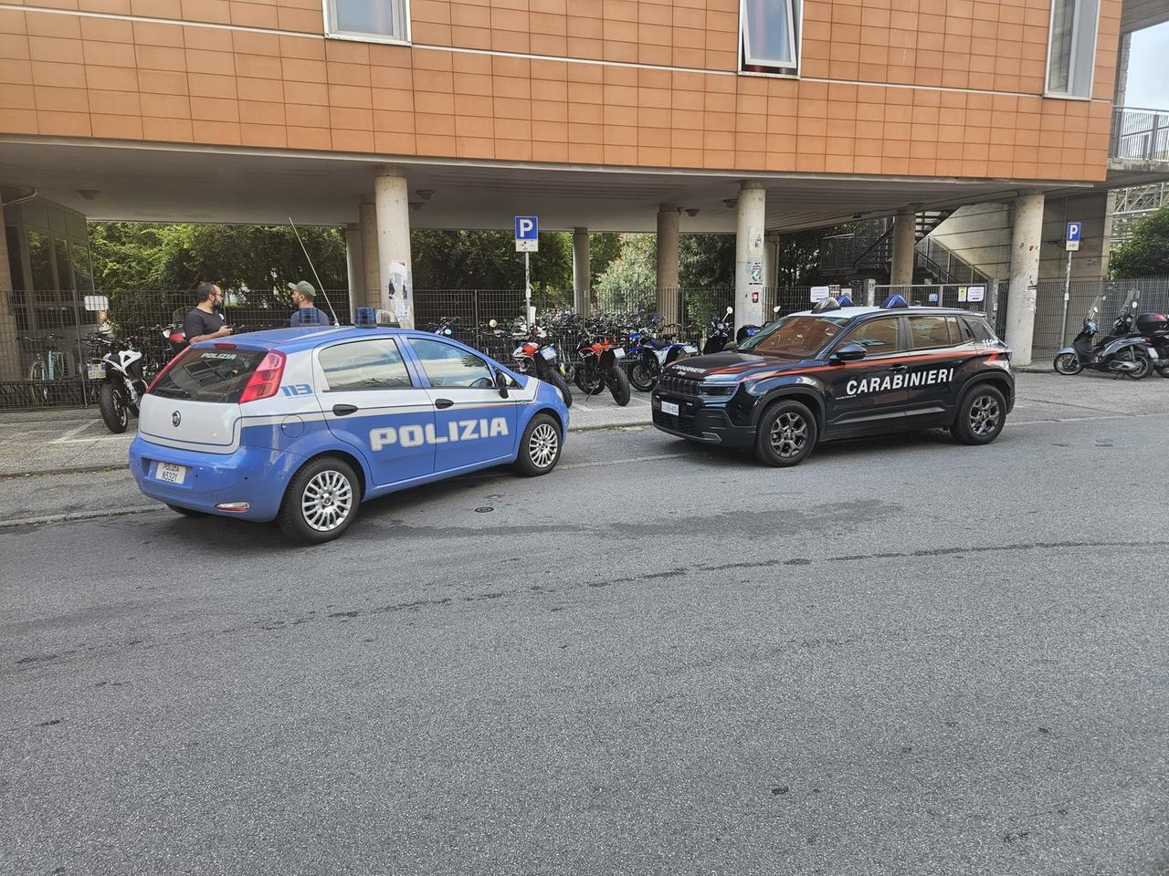 Ferrara, aggressione al liceo Ariosto: ferito con un coltello un 14enne