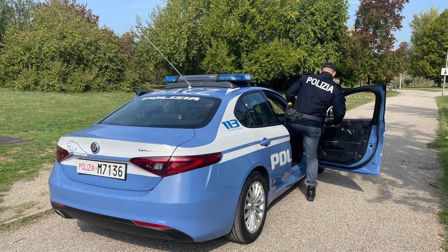 Sequestrato e picchiato a scopo di estorsione, poi rinchiuso in una casa nel Reggiano: nove arrestati