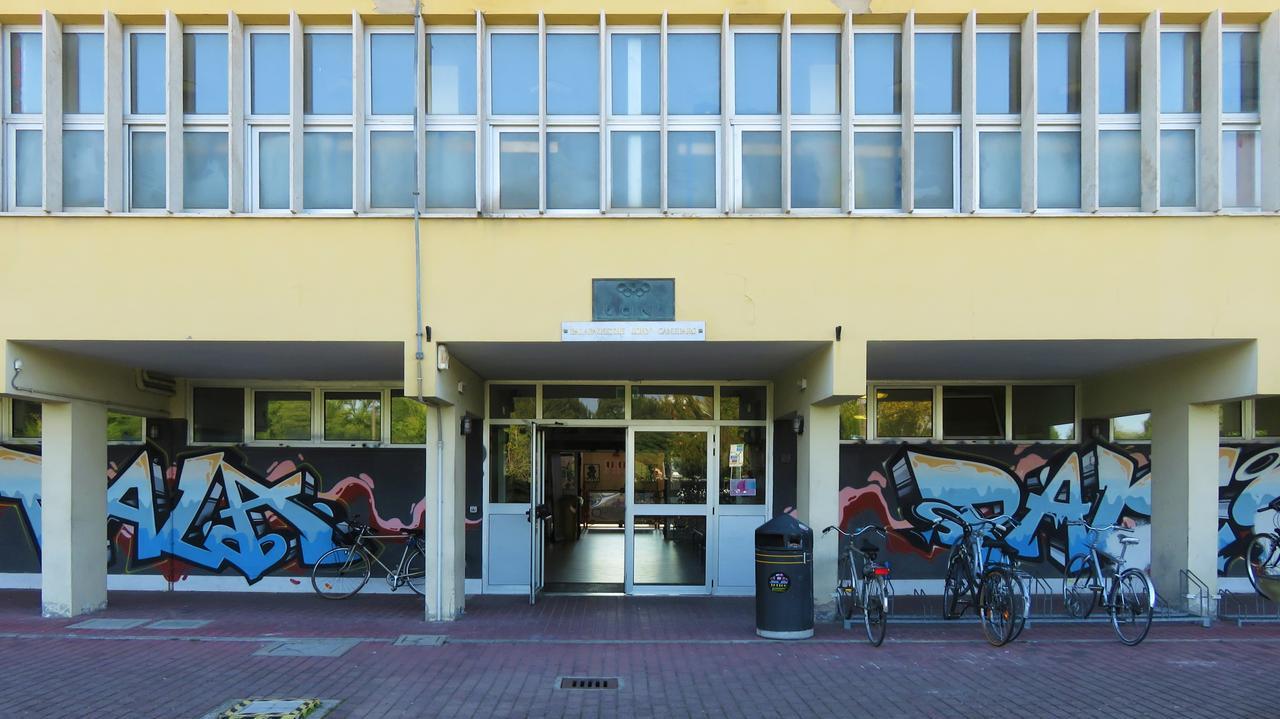 Legionella a Ferrara, iniziata la sanificazione delle palestre