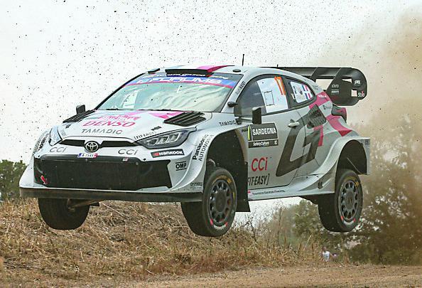 Il Mondiale Wrc si decide nell’isola: tre piloti in corsa per il titolo, oggi scatta il Rally Italia Sardegna