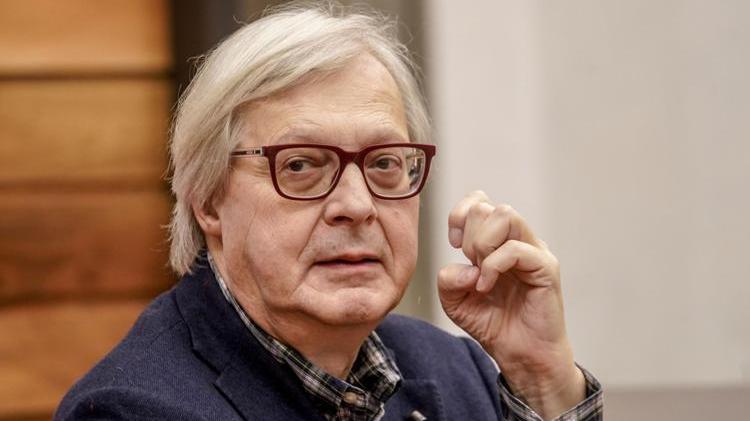 Vittorio Sgarbi ricoverato al Policlinico Gemelli di Roma, è in terapia intensiva