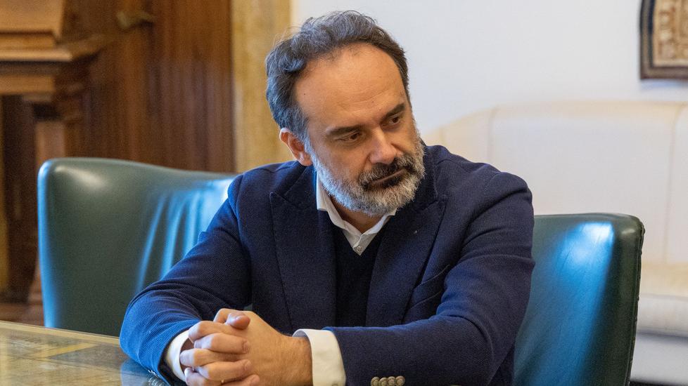 Coltellata all’Ariosto di Ferrara, il liceo: «Colpiti i nostri valori»