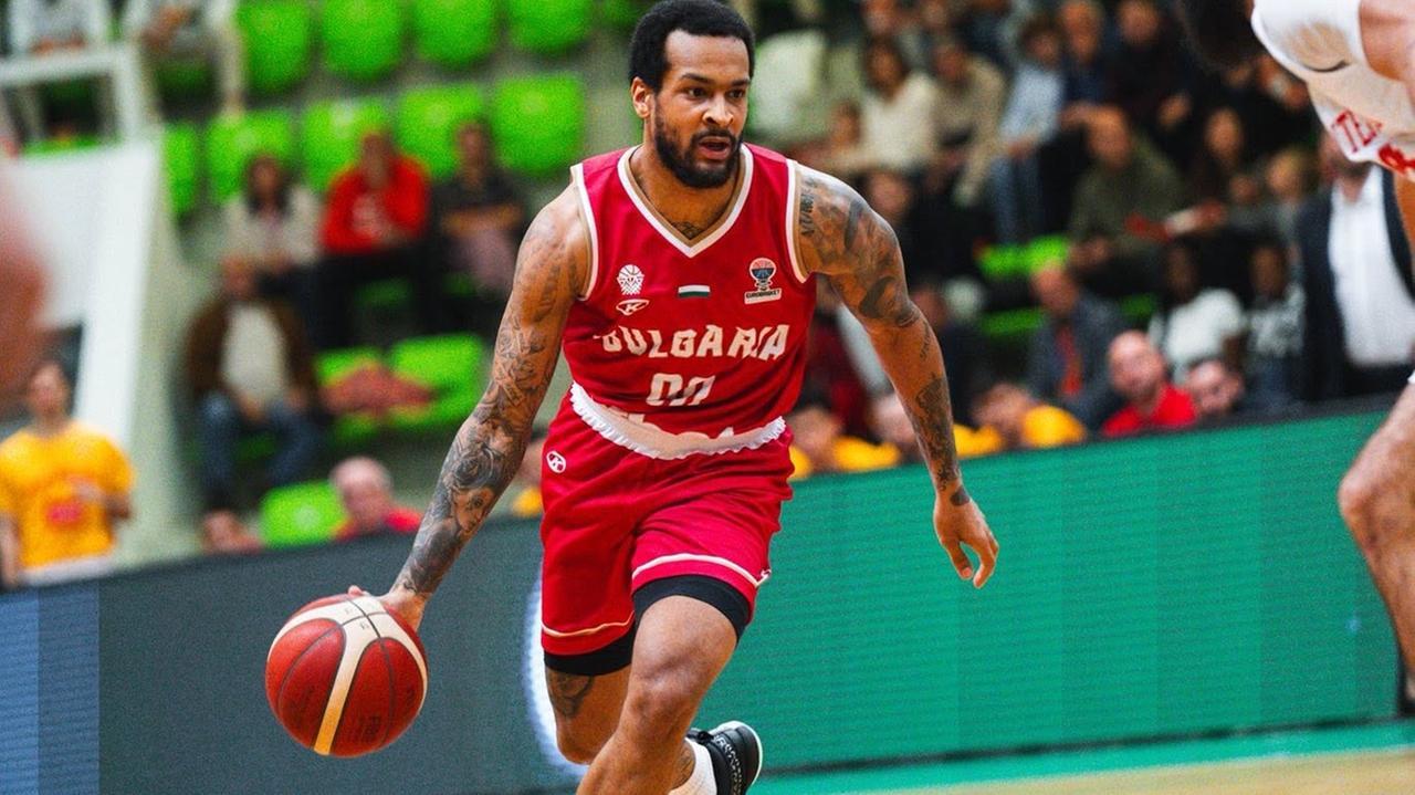 La Dinamo e Brandon Young si separano
