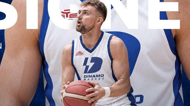 <strong>Sean Flood</strong>
